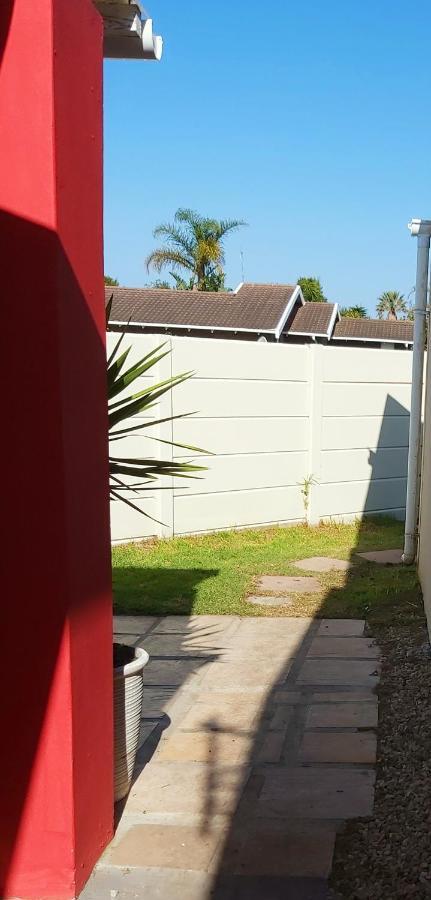 Red Pillars Hotel Port Elizabeth Quarto foto
